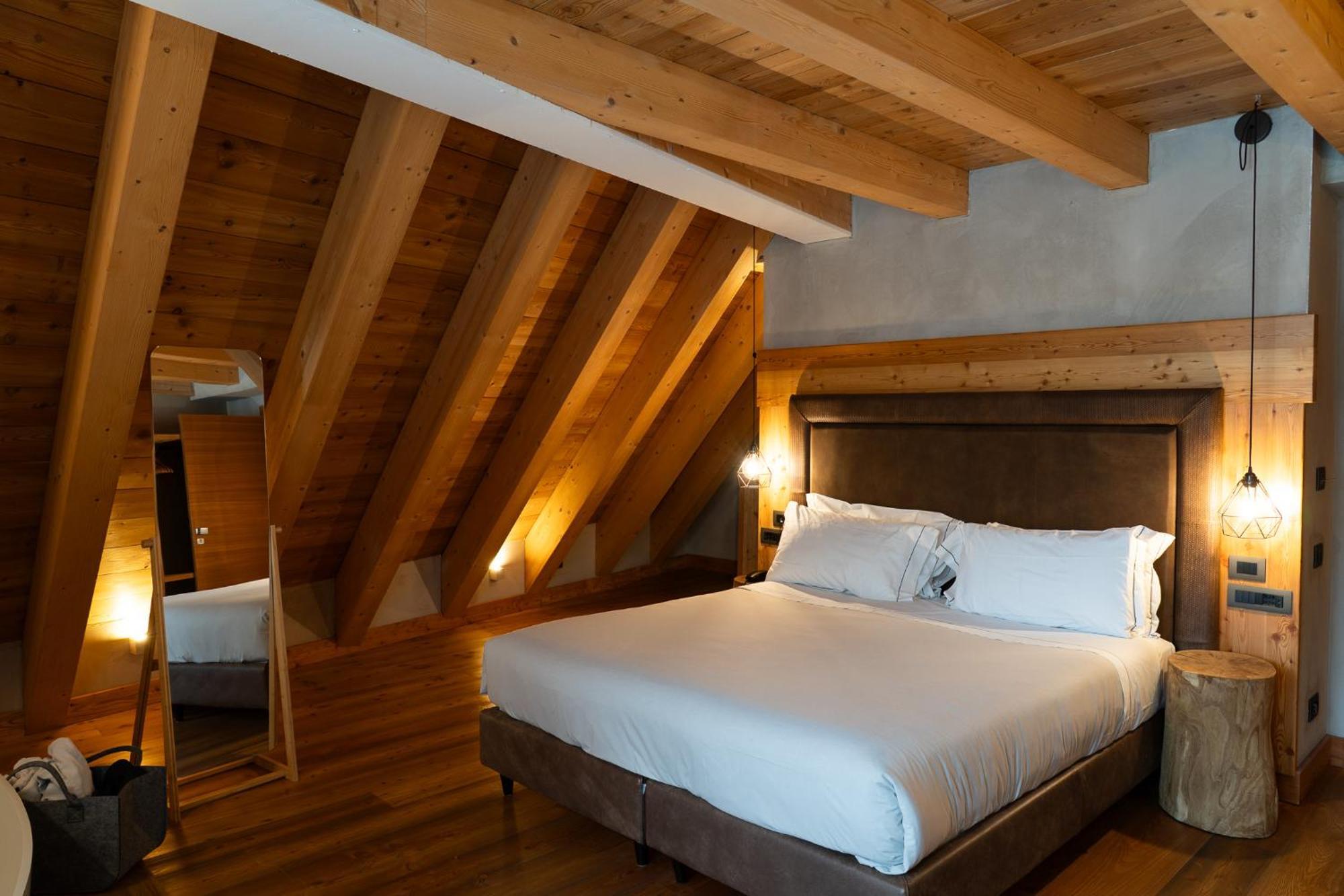 Au Charmant Petit Lac - Ecohotel Parc & Spa Champoluc Exterior foto