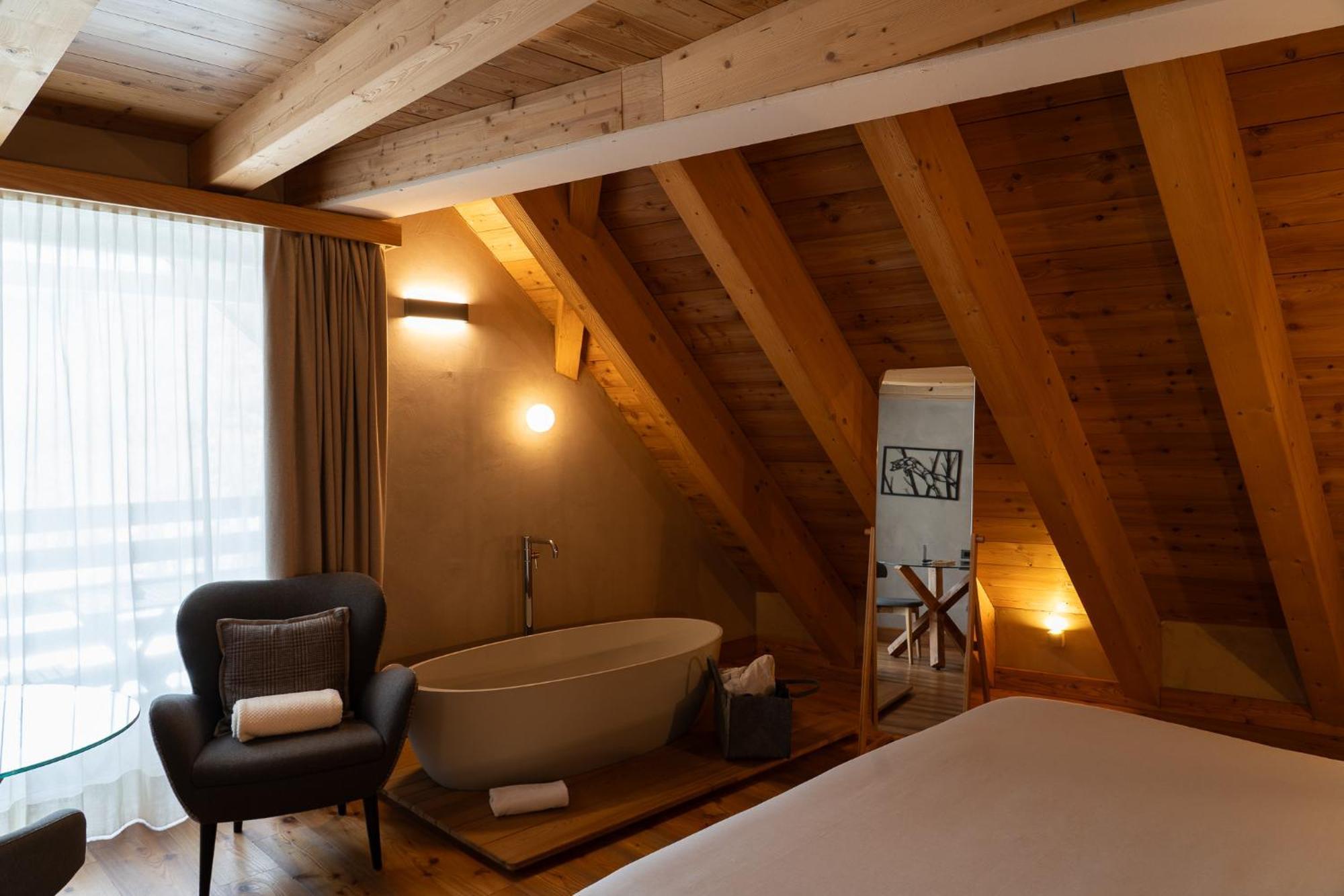 Au Charmant Petit Lac - Ecohotel Parc & Spa Champoluc Exterior foto